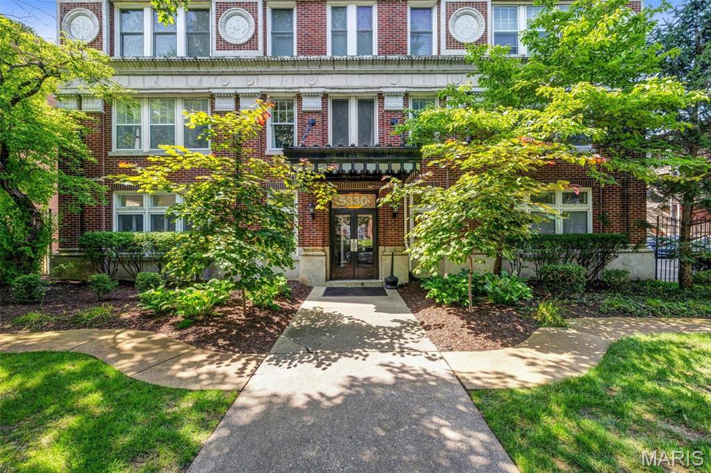 5330-5360 Pershing Condo - Residential
