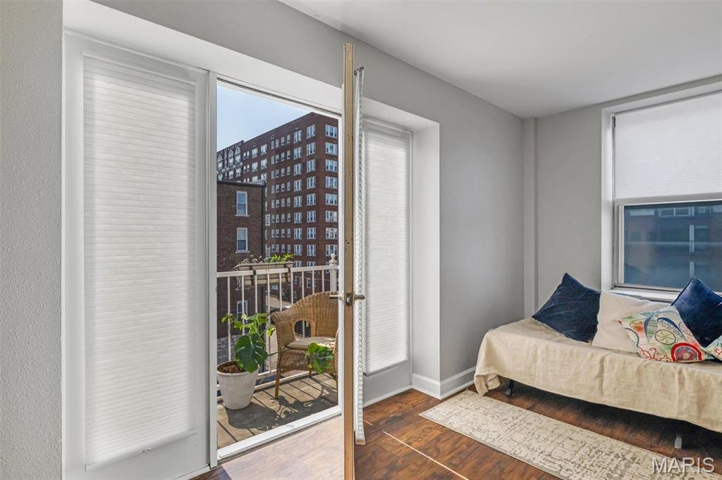 5330-5360 Pershing Condo - Residential