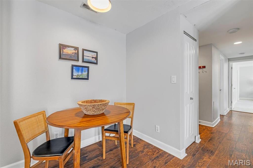 5330-5360 Pershing Condo - Residential