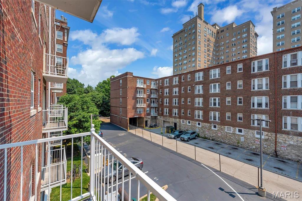 5330-5360 Pershing Condo - Residential