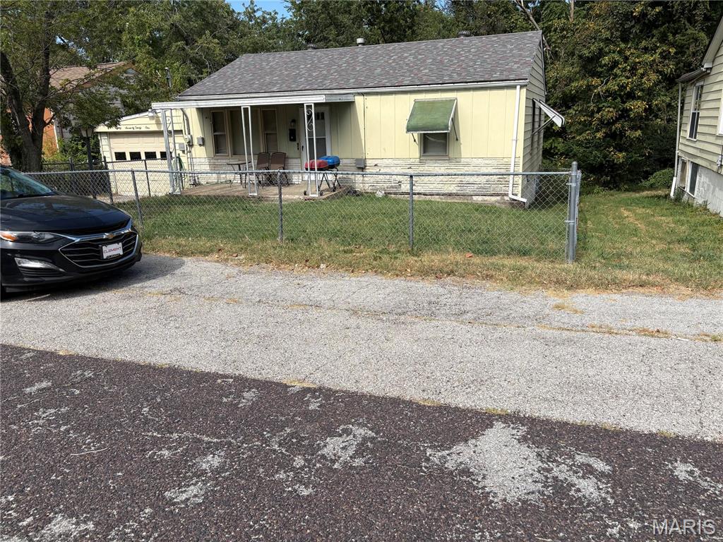 8731 Shirley Ave is tenant-occupied; monthly rent is $650. Tenant is on month-to-month and has occupied property for over 15 years. •  Attention Investors!! This property is to be sold as a package that includes 8721 Shirley Ave, 8725 Shirley Ave, 8729 Shirley Ave, 8731 Shirley Ave, 8735 Shirley Ave, 3928 Lada Ave, 8657 Natural Bridge Rd, and 8659 Natural Bridge Rd. Combined package list price is $220,000.
