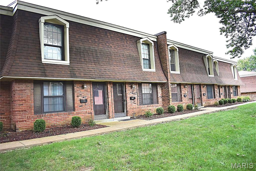Immaculate!!! A winner in a great area! Don't miss this beautiful 2 bedroom, 1.5 bath town home in Mehlville School District. Gorgeous kitchen with new custom cabinets, countertops, back splash tile and new stainless steel appliances. Completely updated bathrooms (2019) with new vanity, tiles and new tub. New flooring (2019), cane lights, new arch door, baseboard and vinyl windows. The whole condo is freshly painted for new owners. Condo features walk in closets in master bedroom, ceiling fans, main floor laundry for additional storage, one assigned space and lots of empty space designed for guests. This well maintained complex has an in ground pool, convenient access to Hwy 55 and Hwy 270...Just 15 min to downtown St. Louis.
