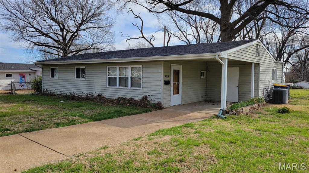 Covered entrance, hardwood floors, 4 bedrooms, 1.5 bathrooms in a nice location within the Ritenour School District. There's a lovely screened porch in back. Available for immediate move-in.