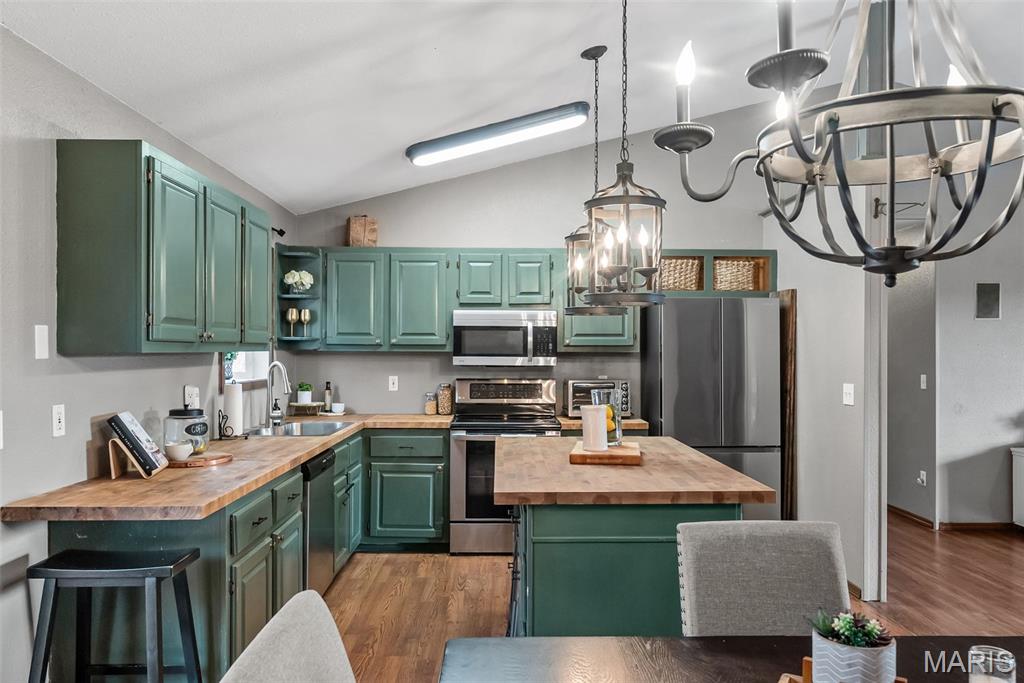 Lake Sherwood Estates - Residential