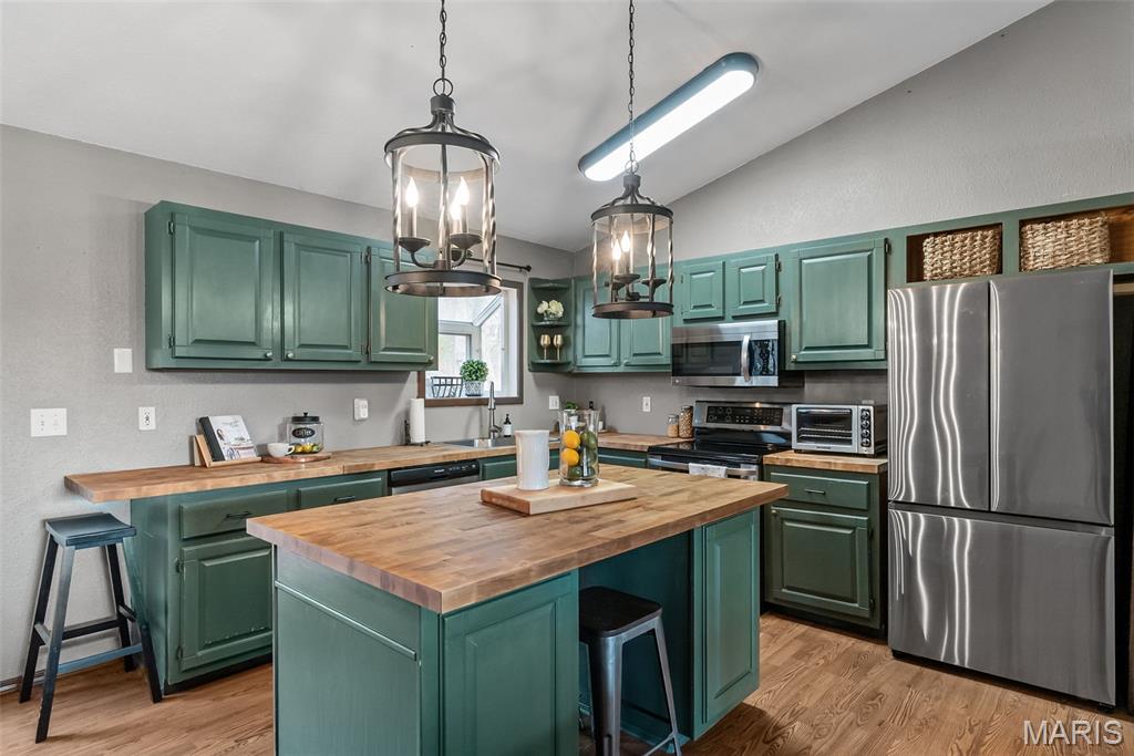 Lake Sherwood Estates - Residential
