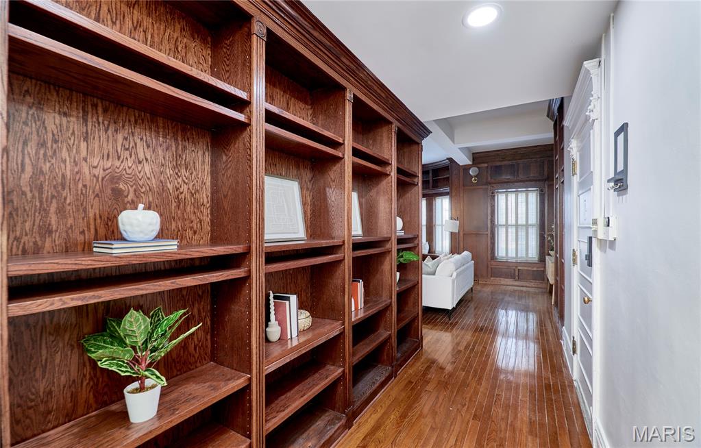 Aberdeen Condo - Residential