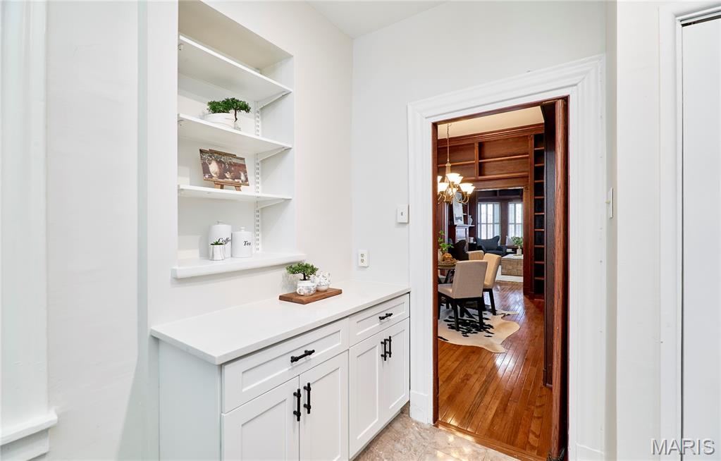 Aberdeen Condo - Residential