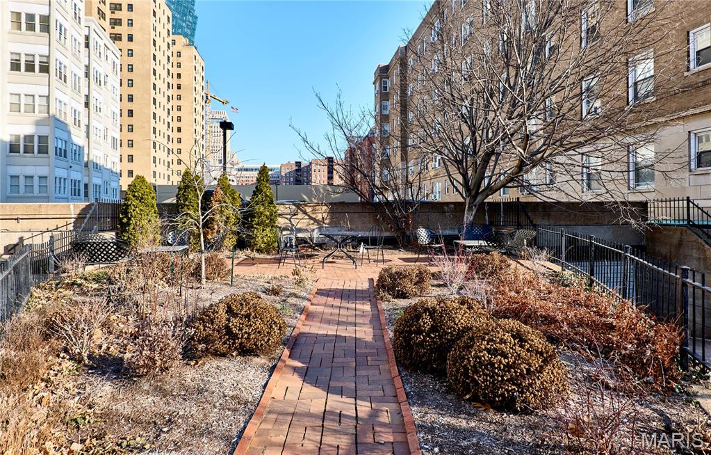 Aberdeen Condo - Residential