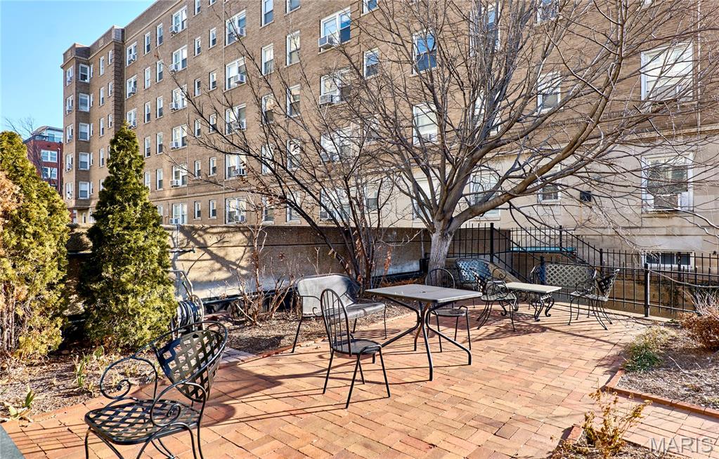 Aberdeen Condo - Residential