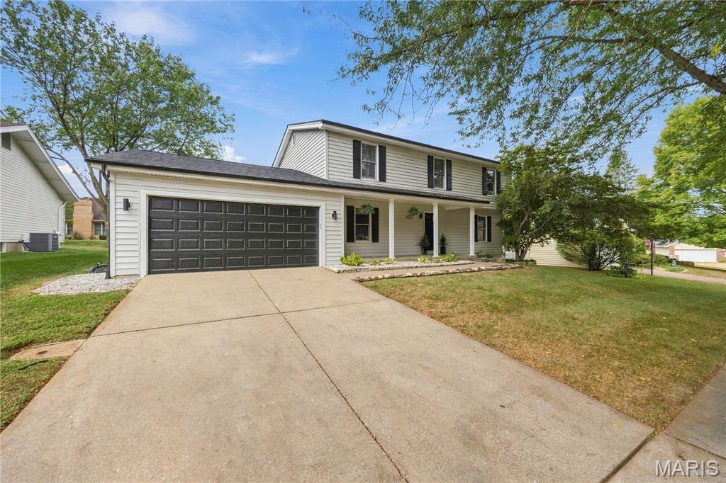 Welcome to 2952 N Kristopher Bend Court! This move-in-ready home is located in a desirable St. Charles neighborhood and is packed with updates. Featuring updated flooring throughout, a beautifully updated kitchen, and all appliances included, this home is ready for its next owner.

Outside, you’ll find a spacious THREE-CAR garage offering plenty of room for vehicles, storage, or extra workspace. Major exterior updates include a NEW ROOF, NEW SHUTTERS, and NEW GUTTERS, all completed in 2024.

Enjoy a convenient location close to shopping, dining, schools, parks, and major highways, while still having the comfort of a quiet residential setting.

With the updates already completed, all that’s left to do is move in and make it your own. Schedule your showing today!

Whether you’re a first-time buyer, moving up, or simply looking for a great home in St. Charles, this one is worth seeing