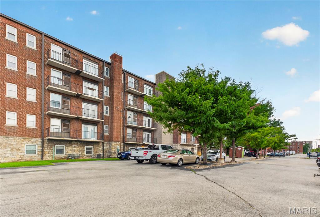 Pershing Ave Condo - Residential