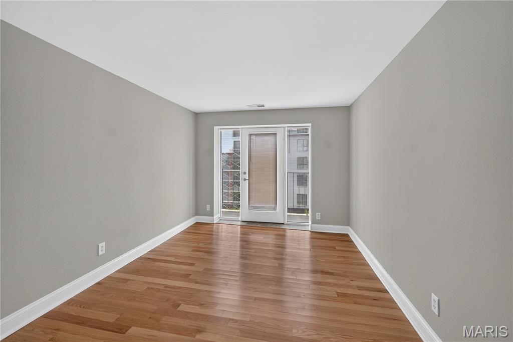 Pershing Ave Condo - Residential