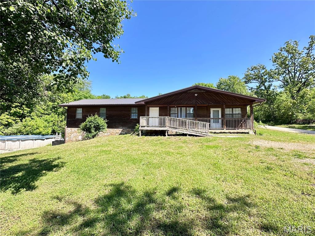 Take a look at this 4 bed 2 bath home on 1.35 +/- ac in Grandin MO! This home has been tastefully remodeled and provides ample space for a smaller family up to large. The basement could serve as two additional bedrooms, or 1 bedroom + a recreation room. The basement also has a storage room that is plumbed for a bathroom. In an extremely convenient location, this property sits just 1/4 mile from the local gas station and Dollar General. Less than 1 mile from the local city park, and just 10 miles from Bay Nothing boat launch on CURRENT RIVER! You can also access Current River by traveling to Doniphan or Van Buren, both just a short 20 minute drive +/-.
Poplar Bluff is 35 minutes away where you'll find St Francis Regional Medical Center, John J Pershing VA Medical Center, dozens of restaurants, several lumber stores, pharmacies, and much much more. Huge variety of job opportunities. Call today and lets take a look!