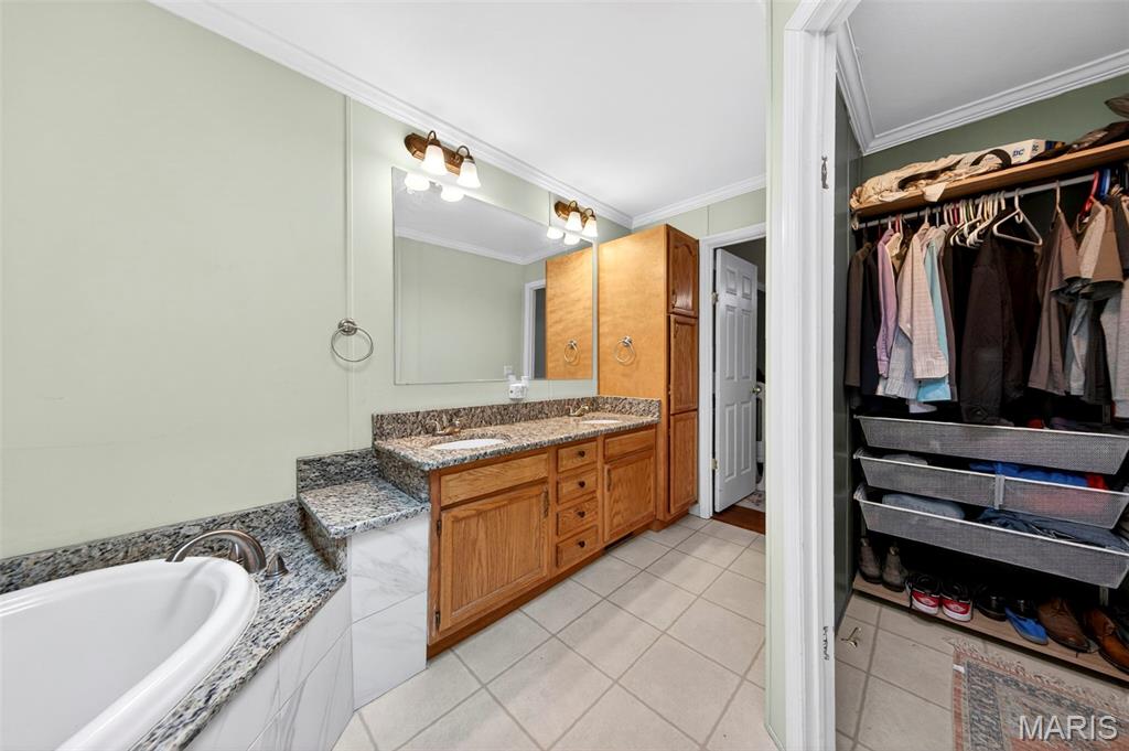 Twin Fawn Rdg - Residential
