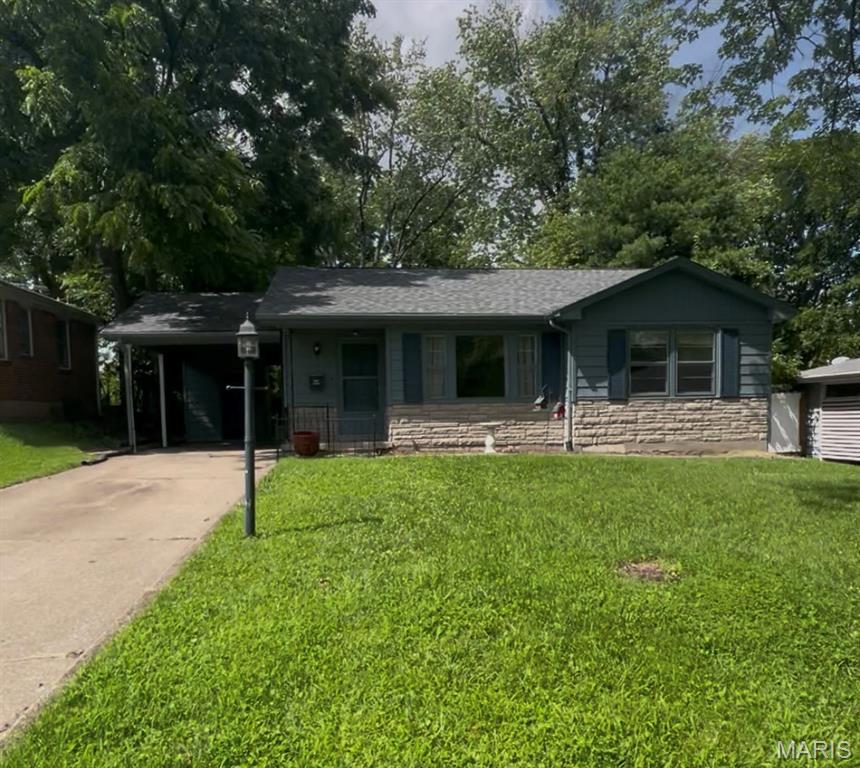 Beautiful, well-maintained and move-in ready home in a convenient but quiet location.  This 2 bed/2 bath with a large basement bonus is located on the edge of downtown cape yet on a rarely driven side-street with a fenced, flat and shaded backyard that perfect for animals or entertaining guests. The home is has been cared for and very clean with original hardwood floors in the main level and a large finished basement that includes a living area and a bonus room with a closet.  Don't miss this affordable opportunity to own a great property in an equally great location. (Professional photos coming soon.)