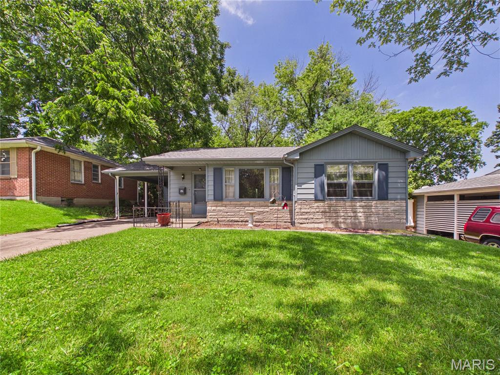 Beautiful, well-maintained and move-in ready home in a convenient but quiet location.  This 2 bed/2 bath with a large basement bonus is located on the edge of downtown cape yet on a rarely driven side-street with a fenced, flat and shaded backyard that perfect for animals or entertaining guests. The home is has been cared for and very clean with original hardwood floors in the main level and a large finished basement that includes a living area and a bonus room with a closet.  Don't miss this affordable opportunity to own a great property in an equally great location. (Professional photos coming soon.)
