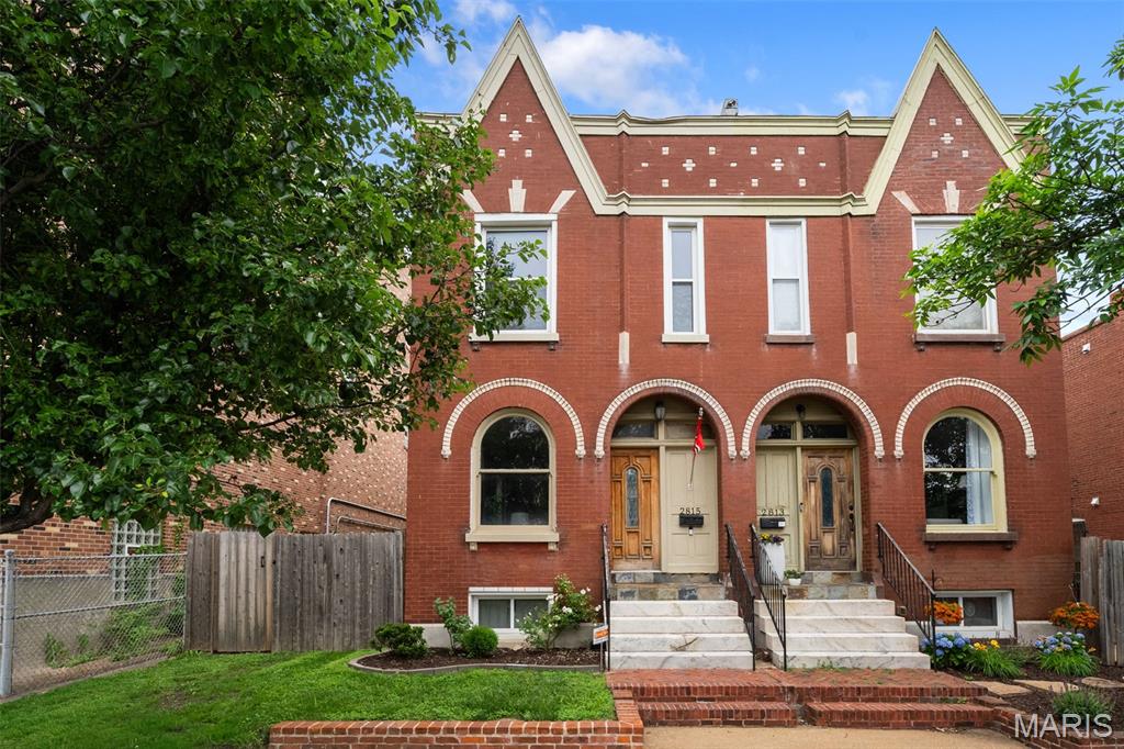 2813-2815 Arsenal Twnhse - Residential
