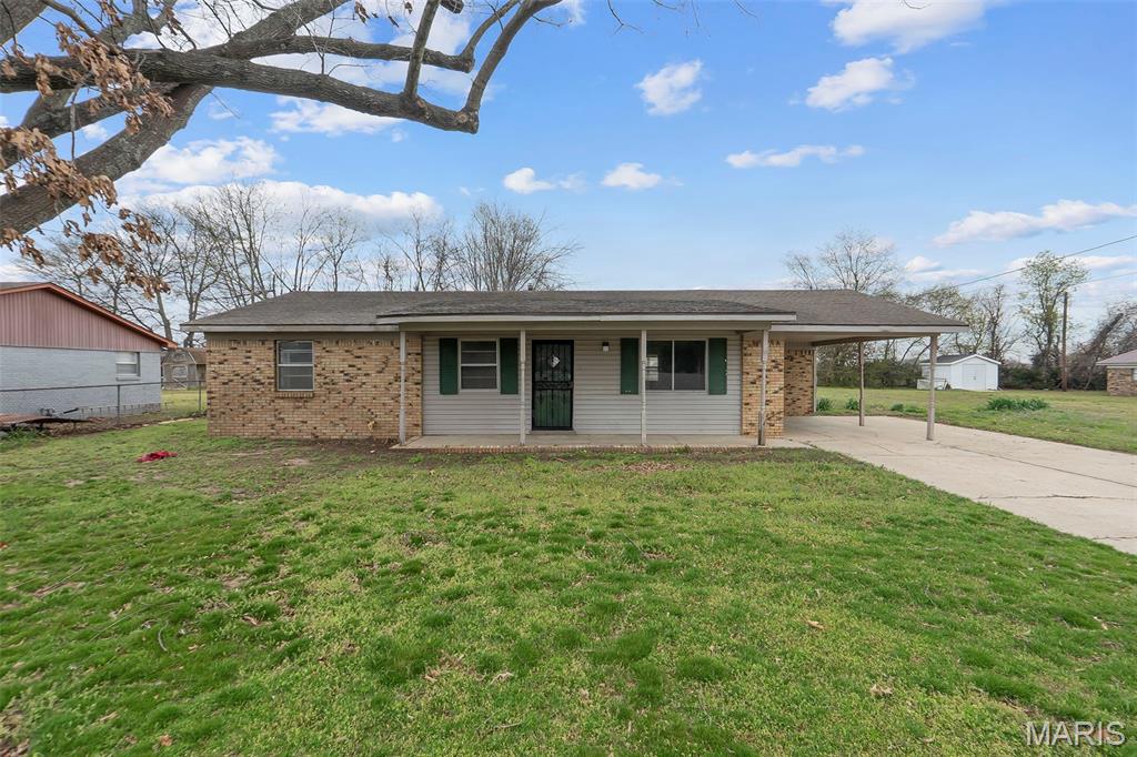 3-bedroom home located in the North Haven subdivision! This brick home is over 1,300 square feet with several updates! Come check it out!