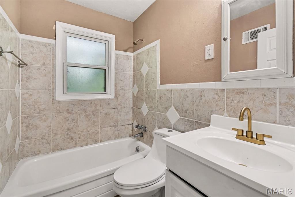 Larimore Hills - Residential Lease