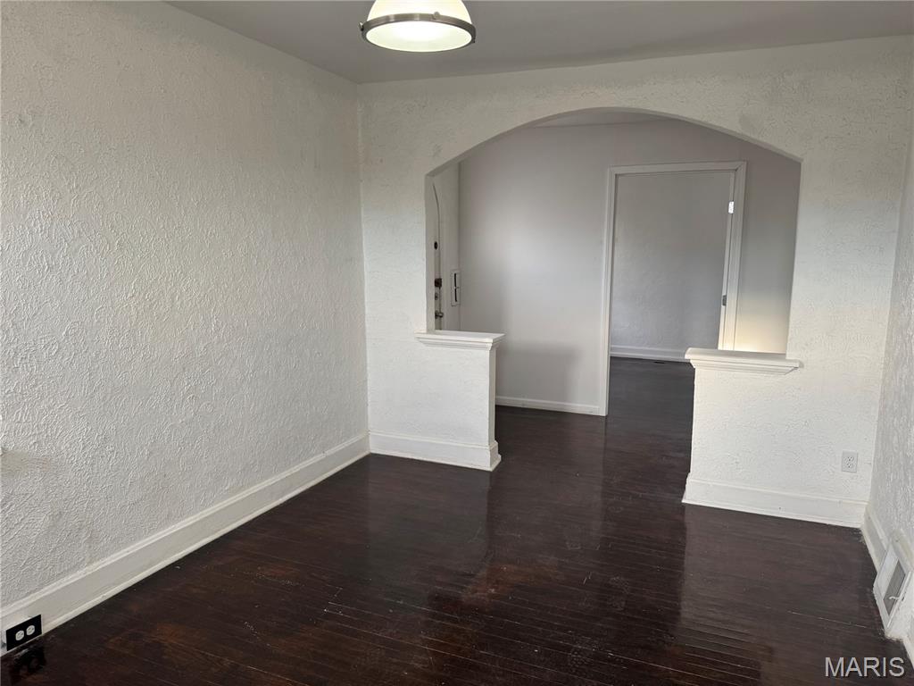 La Salle Court - Residential