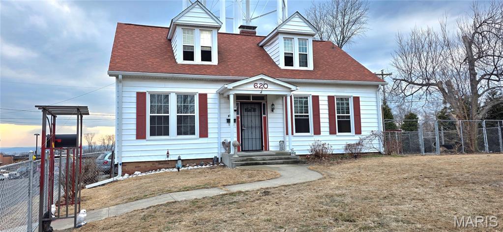 What a beautiful home! This one has been updated and remodeled by the owner and what a transformation! New fencing installed in front and back yard! Close to the Chester grade school and short walk to Cole Memorial Park. Big yard with garage and parking in back (driveway exits thru the grade school parking area). 3 big bedrooms (1 big one on the main) with new carpet, 2 updated big bathrooms and wait until you see that amazing wood floor in the living room! It's amazing. The major components in the home have been updated recently: electric 2017 200 amp service and new wiring to outlets; Roof new in 2017; HVAC new in 2010; water heater new in 2016. Appliances in kitchen are all 2-3 years old, the countertops are gorgeous. Washer/dryer and (2) deep freezers in basement stay with the home. Video and floor plan available!
Owners have put their hearts into this home and it shows! It's a jewel!
