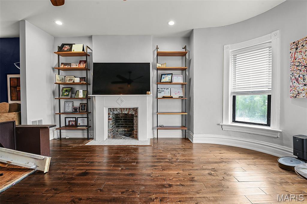 Lindells Add 02 - Residential Income