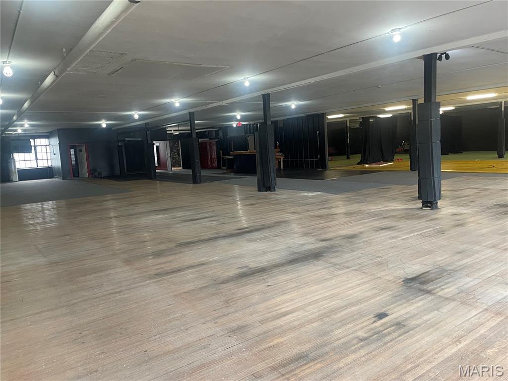 Granite City - Commercial Sale