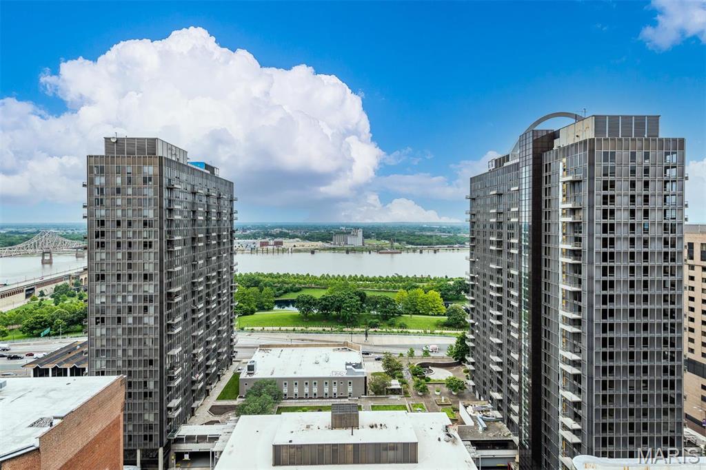 Marquette Bldg Upper Residl - Residential Lease