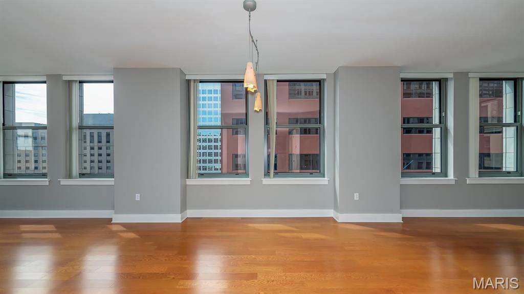 Marquette Bldg Upper Residl - Residential Lease
