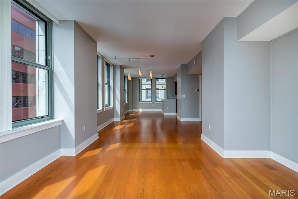 Marquette Bldg Upper Residl - Residential Lease
