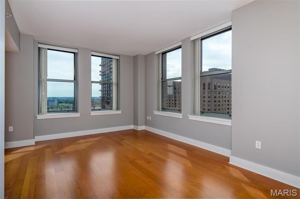 Marquette Bldg Upper Residl - Residential Lease