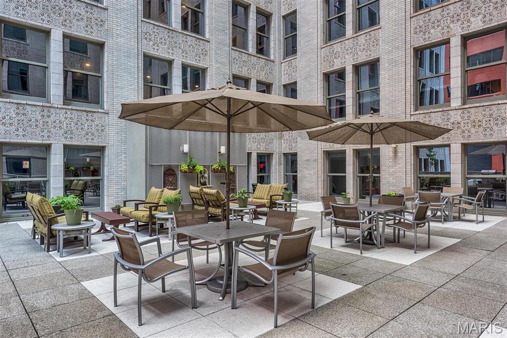 Marquette Bldg Upper Residl - Residential Lease
