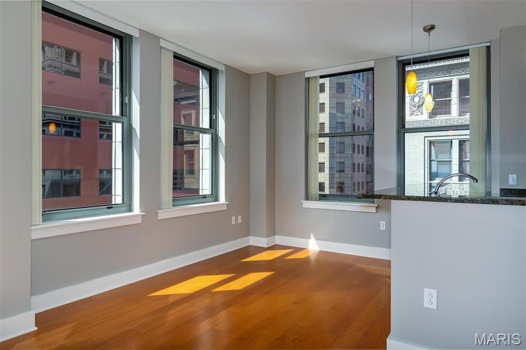 Marquette Bldg Upper Residl - Residential Lease