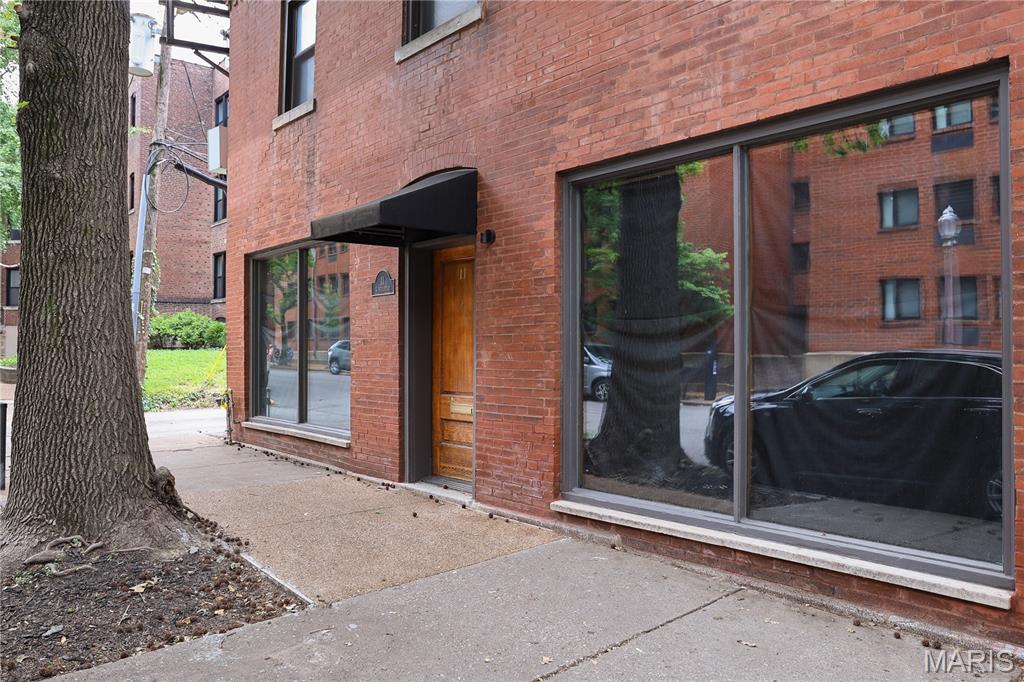 Central West End - Commercial Sale