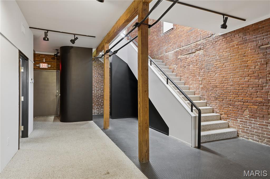 Central West End - Commercial Sale