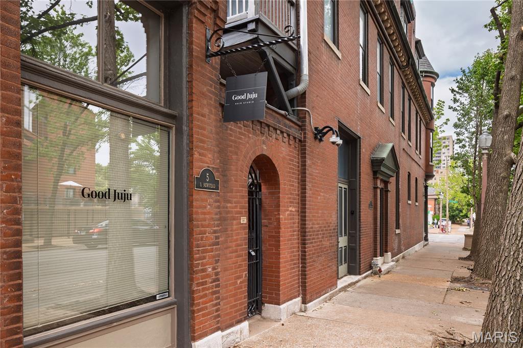 Central West End - Commercial Sale