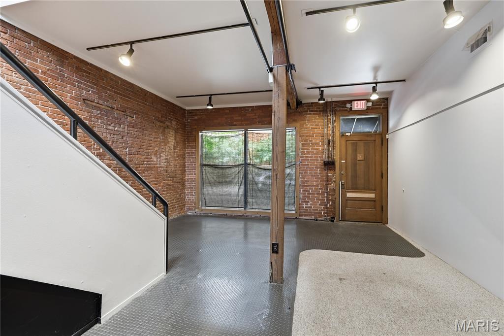 Central West End - Commercial Sale
