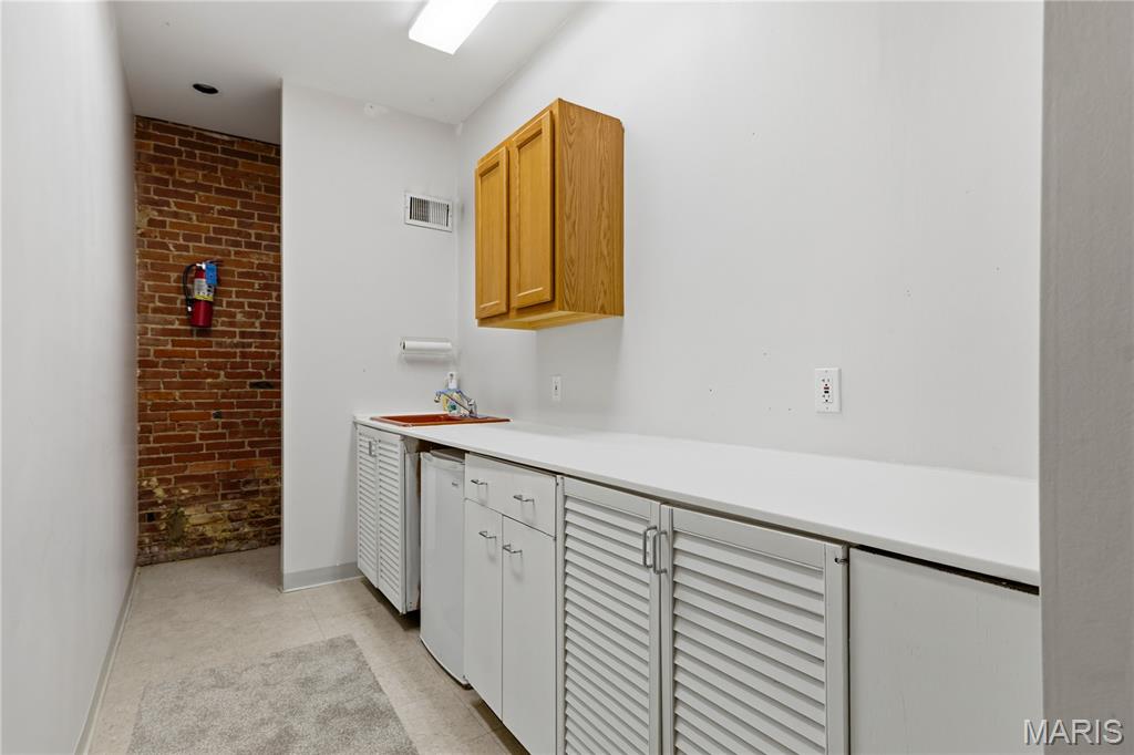 Central West End - Commercial Sale