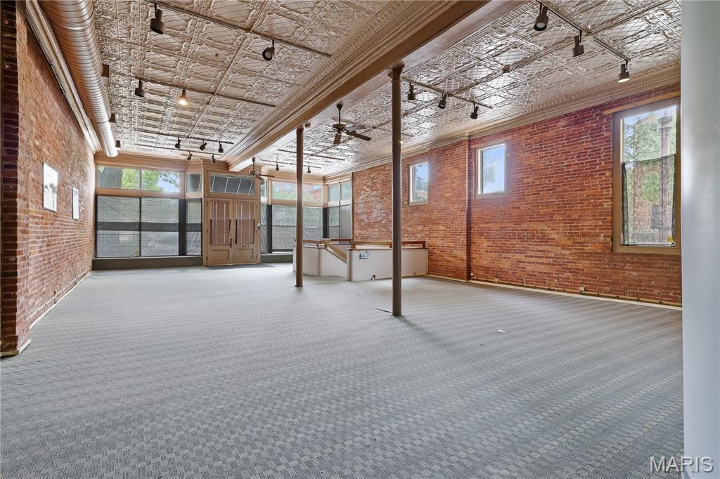 Central West End - Commercial Sale