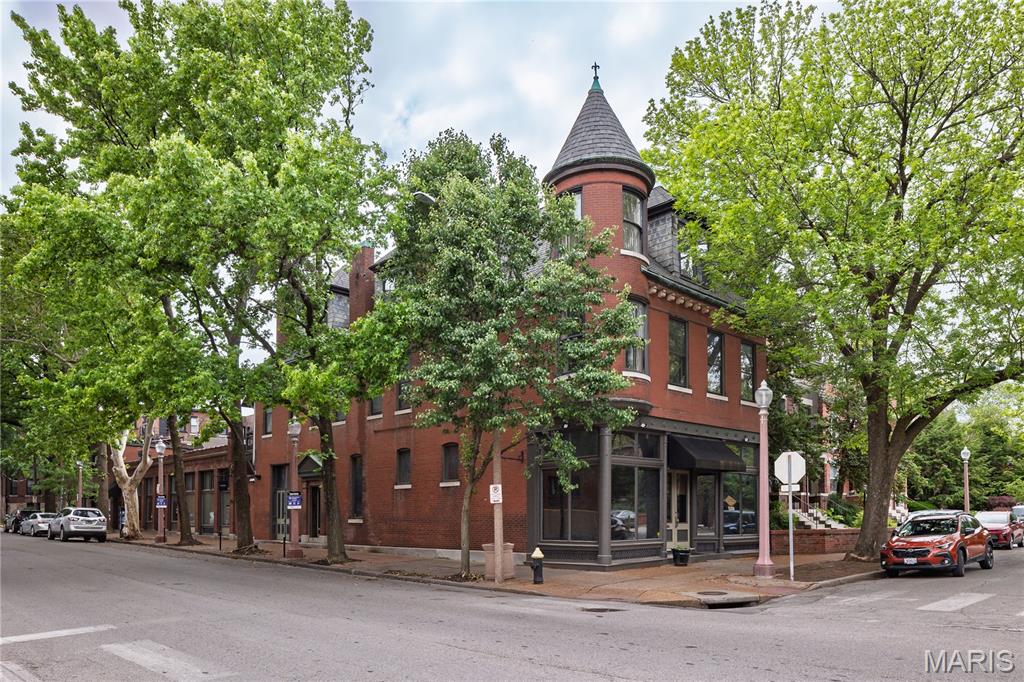 Central West End - Commercial Sale