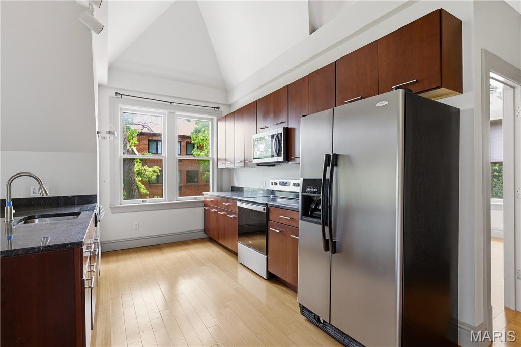 Central West End - Commercial Sale