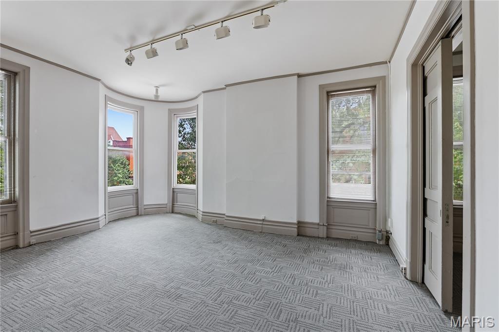 Central West End - Commercial Sale