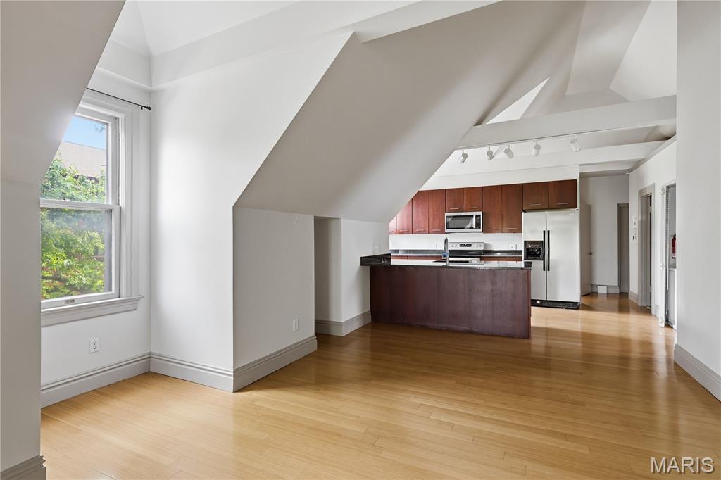 Central West End - Commercial Sale