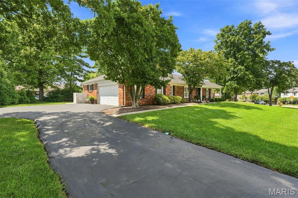Creve Coeur Place 2 - Residential