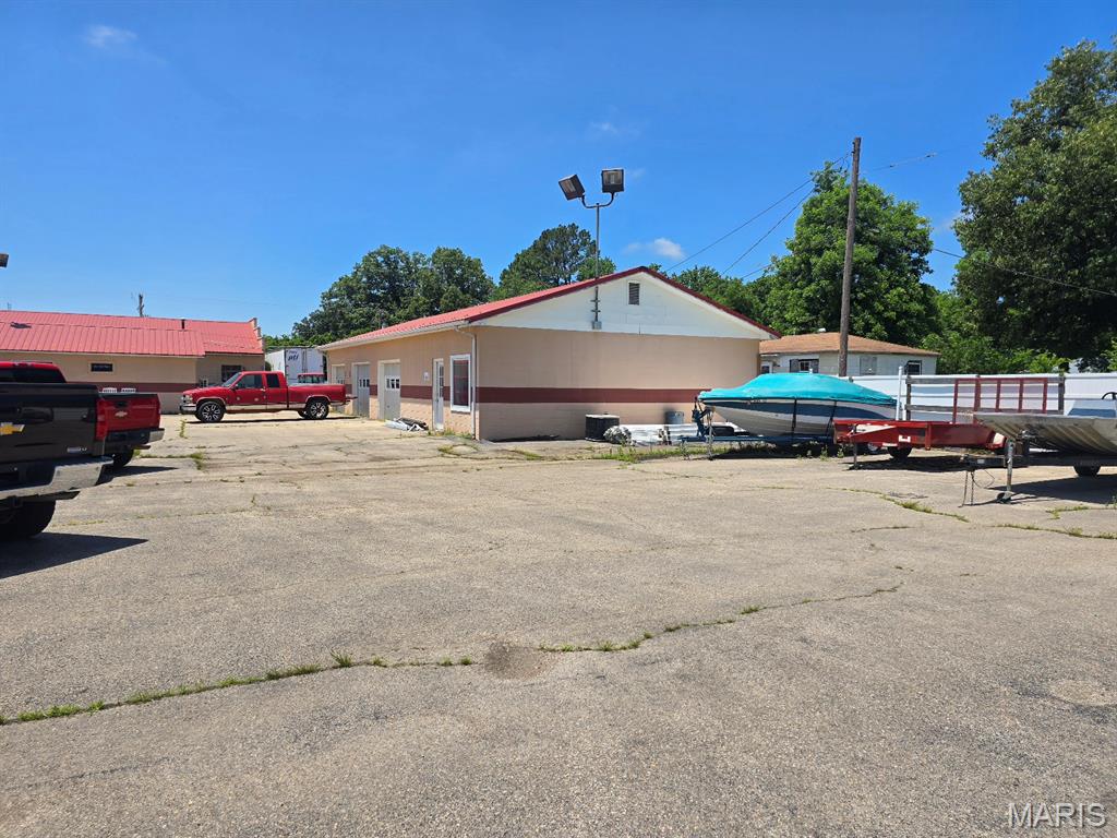 Dexter - Commercial Sale