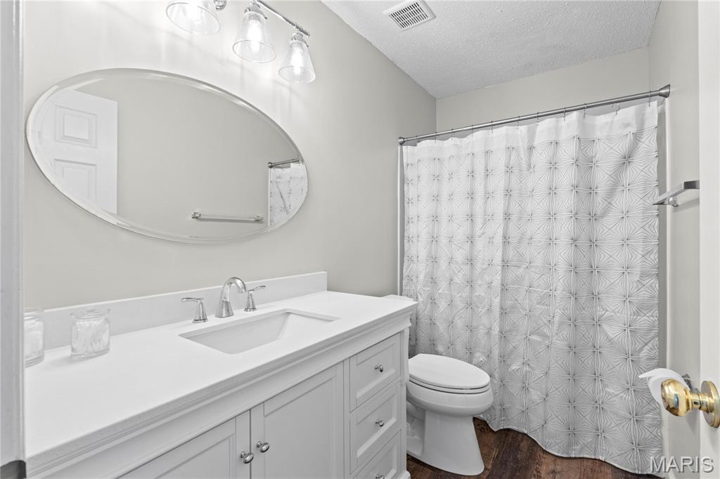 Country Crossing Manor #2 - Residential