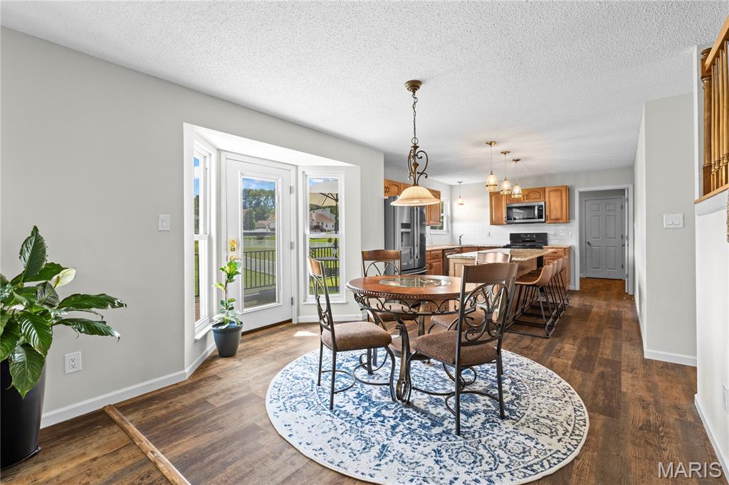 Country Crossing Manor #2 - Residential