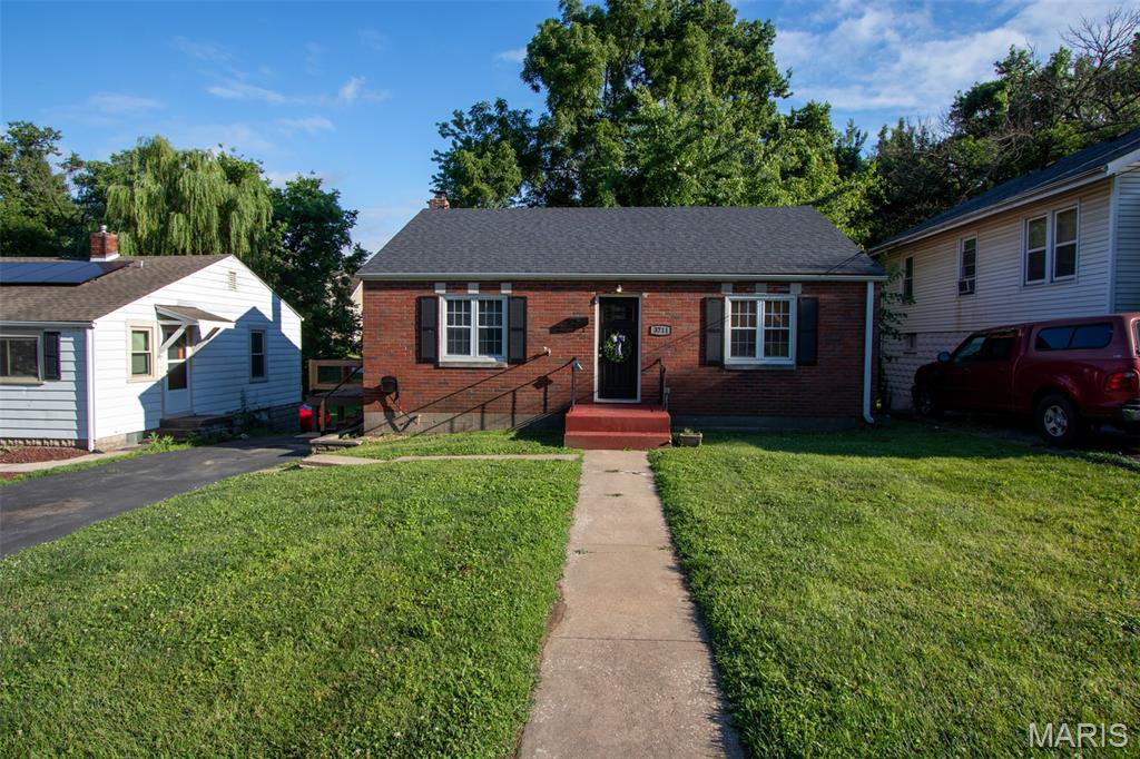 Welcome home to this solid and well-maintained 2-bedroom home that's full of potential! Step inside to find a spacious living room, perfect for relaxing or entertaining guests, along with a comfortable eat-in kitchen that offers plenty of room for meals and gatherings.

The unfinished basement provides abundant storage space and endless possibilities for a workshop, hobby area, or future expansion. Outside, you'll appreciate the level backyard, offering plenty of room for outdoor activities, gardening, or simply enjoying the fresh air.

Whether you're purchasing your very first home or looking to simplify your lifestyle by downsizing, this home checks all the boxes. Conveniently located in Alton, you'll enjoy easy access to shopping, dining, parks, and major roadways.

Don't miss your opportunity to own this affordable, move-in-ready home—schedule your private showing today!