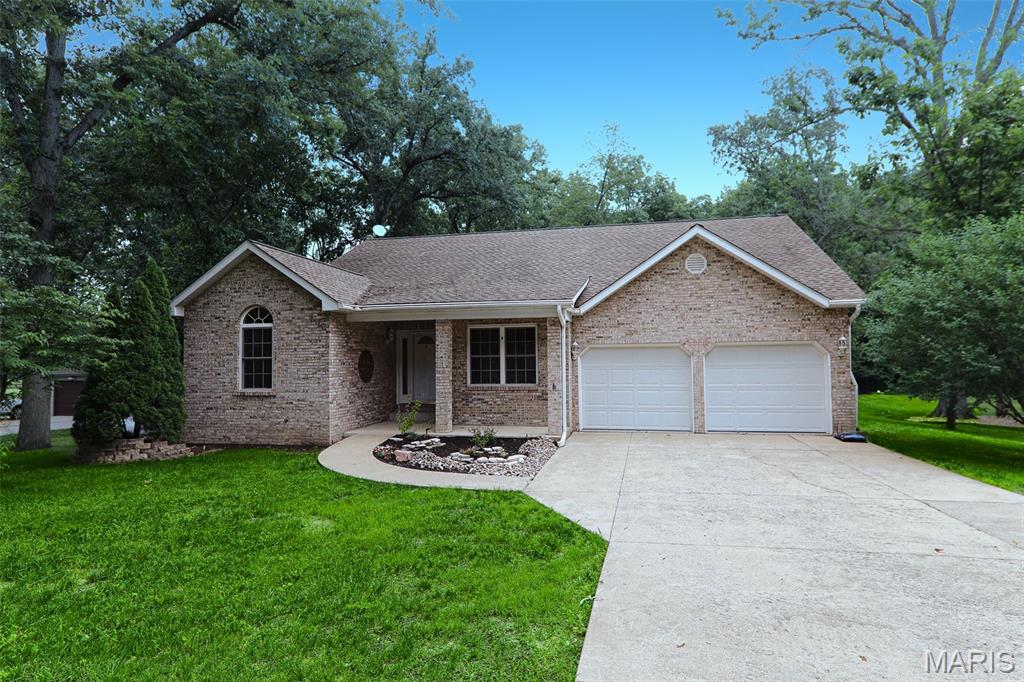 Presenting an exceptional opportunity, this single-family residence, constructed in 2002, at 6450 Timber Lane DR, Mascoutah, offers an inviting and move-in ready living experience. This ranch-style home is thoughtfully designed for comfort and ease, providing a seamless transition for its next owner. The kitchen is designed for both culinary exploration and effortless entertaining, featuring stainless steel appliances and a G-shaped layout that incorporates a functional peninsula. One of the three well-appointed bathrooms is equipped with a walk-in shower, providing a contemporary and accessible bathing experience. Further enhancing the property's appeal are an integrated laundry room, an attached garage for convenience and security, and a welcoming porch that offers an ideal space for relaxation. This meticulously maintained property represents a refined living opportunity, poised to exceed the expectations of discerning buyers. Call for your private showing today.