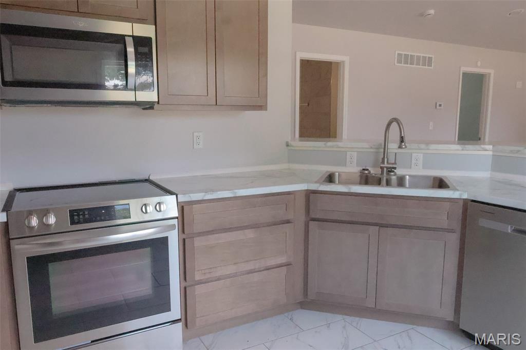 Crystal City - Residential Lease